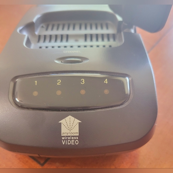 Emerson Wireless Audio/Video Broadcast Anyroom  with 4 Channels - Picture 3 of 8